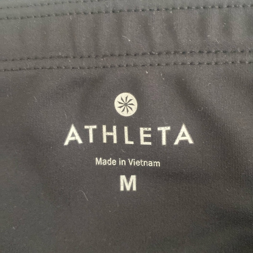 2 athleta medium capri leggings with side detail